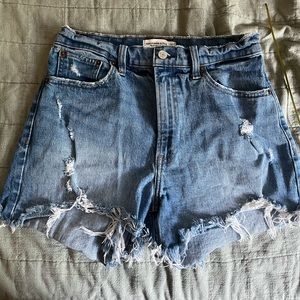 Abercrombie 4” Mom Short—Curve Love